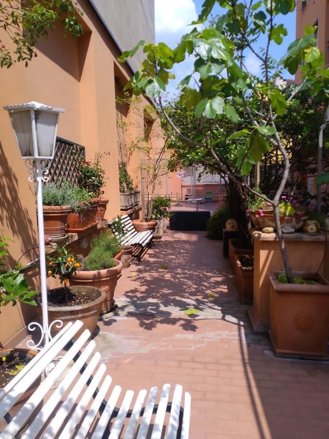 Alma Vacation Apartment In The Centre, Big Terrace Milan Exterior photo
