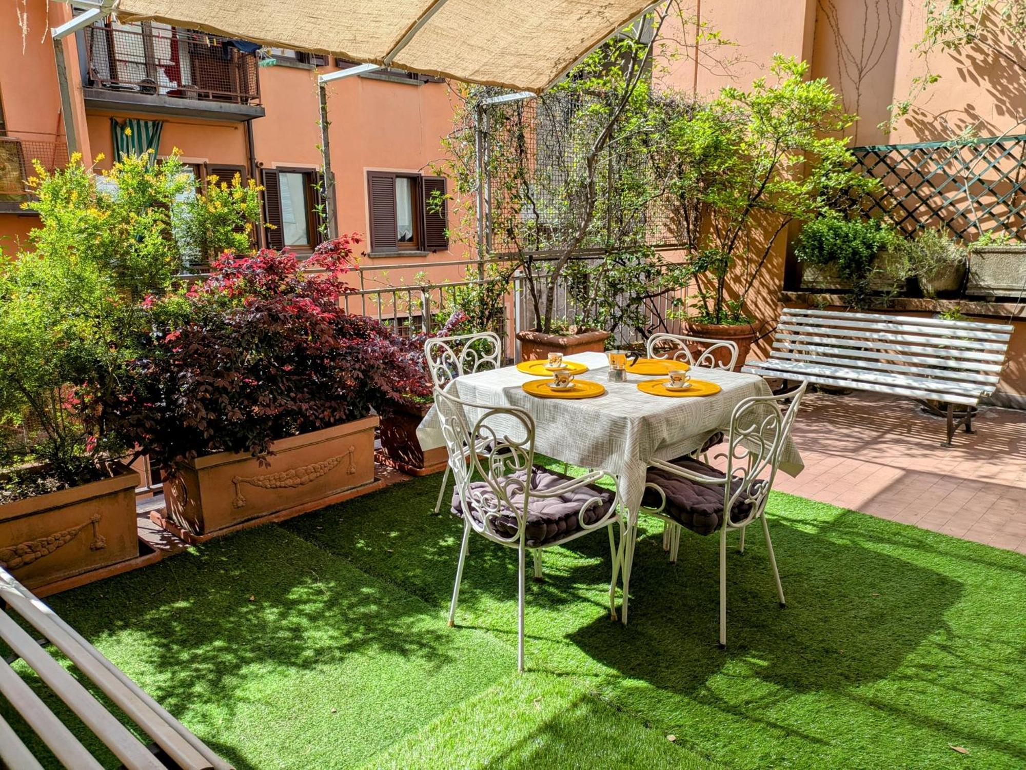 Alma Vacation Apartment In The Centre, Big Terrace Milan Exterior photo